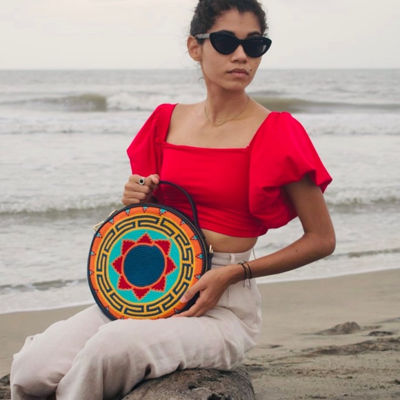 Round messenger, Wayuu Crossbody/ shoulder bag, Adjustable strap. - Picture 14 of 14